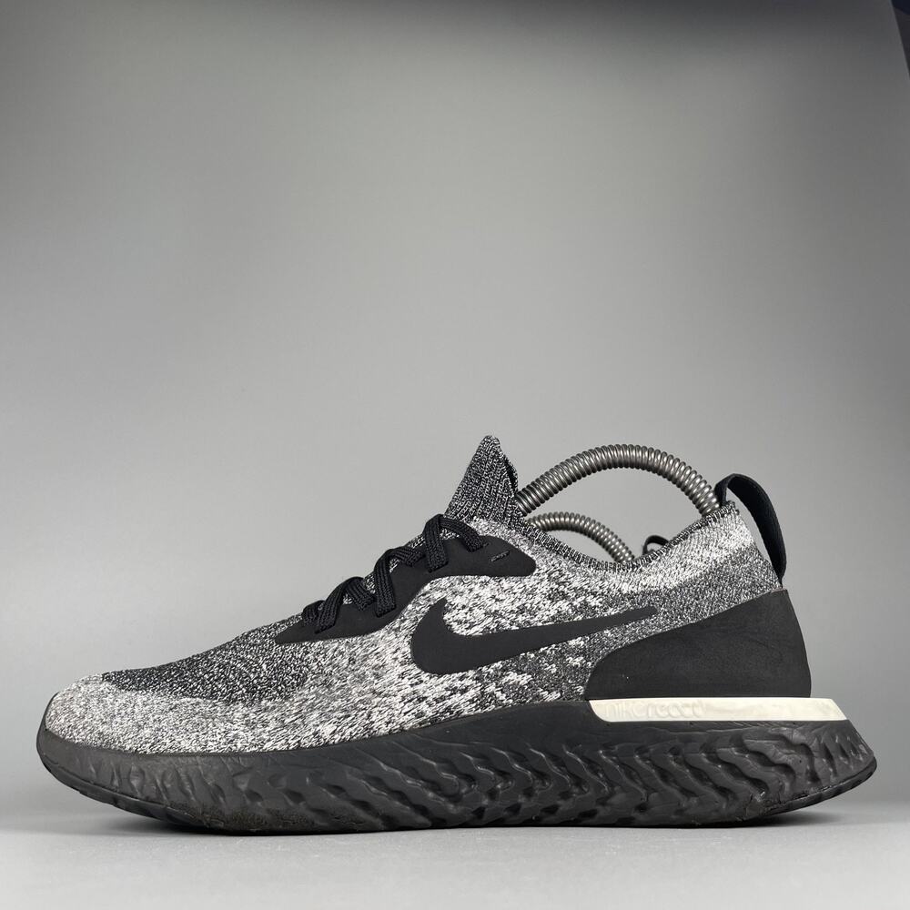 Nike Epic React Flyknit Women's Size 9 Gray Black Athletic Running Shoes Sneaker